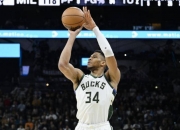 三亿体育体育亚洲官网-关于雄鹿全明星球员状态神勇连胜将持续多久？的信息