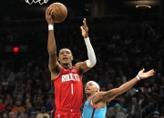 三亿体育体育网站入口-火箭压哨三分逆转雷霆，成功杀入季后赛