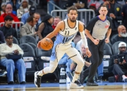 老鹰连胜止步不敌独行侠