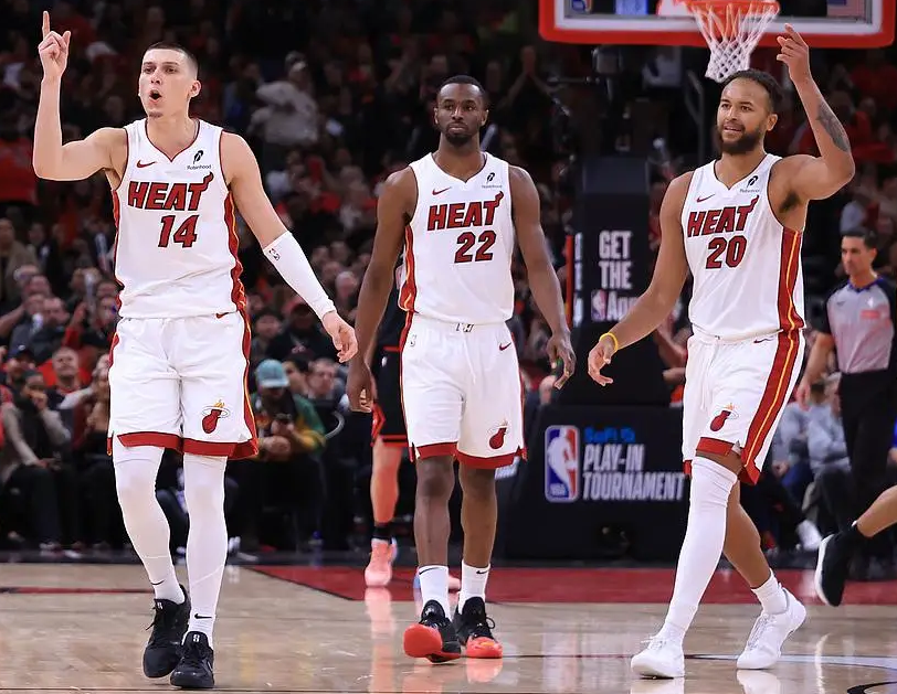 公牛客场轻取骑士，全队表现出色取得胜利的简单介绍