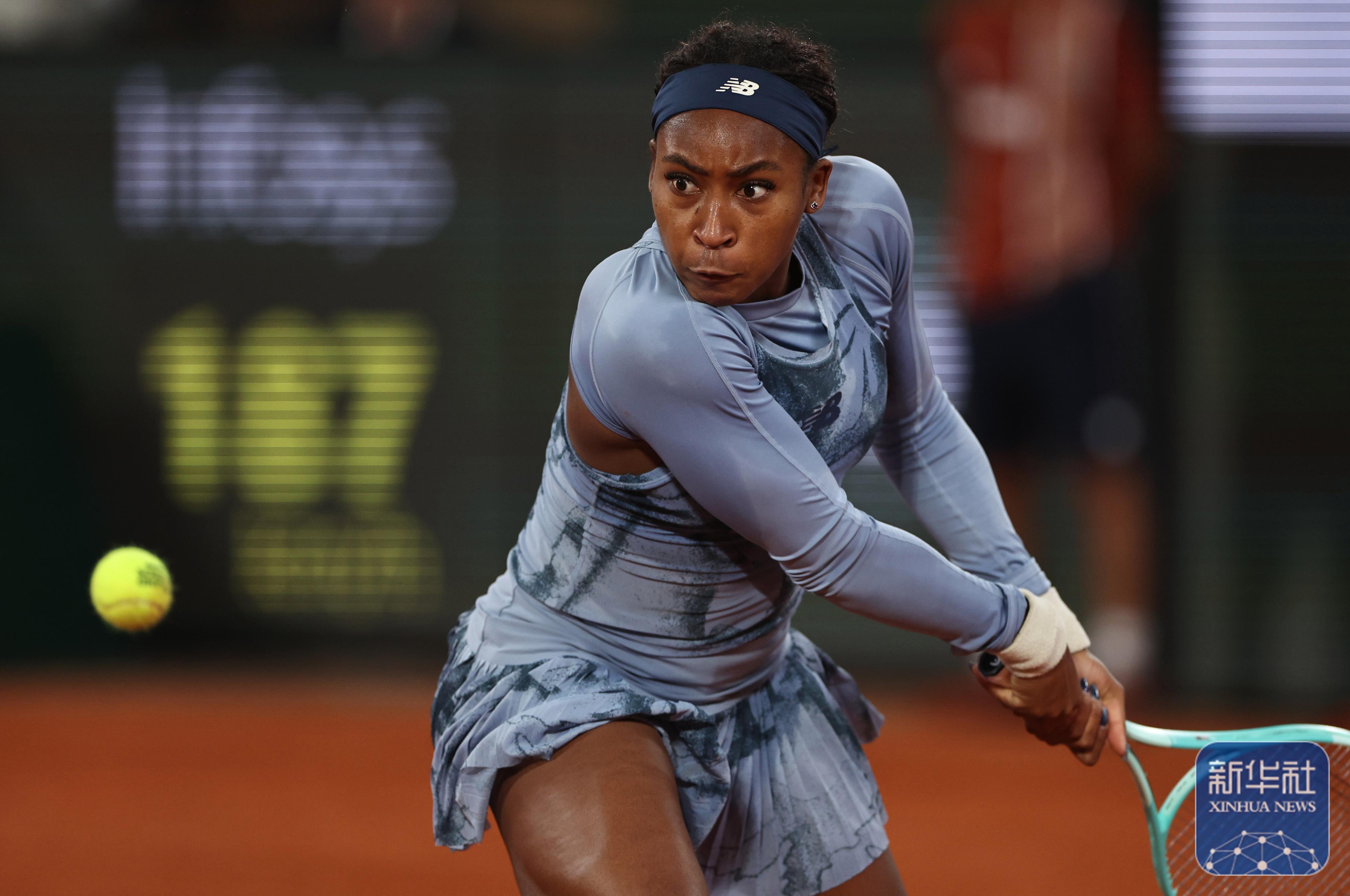 包含史诗级对决！女子网球赛场上惊险连连的词条