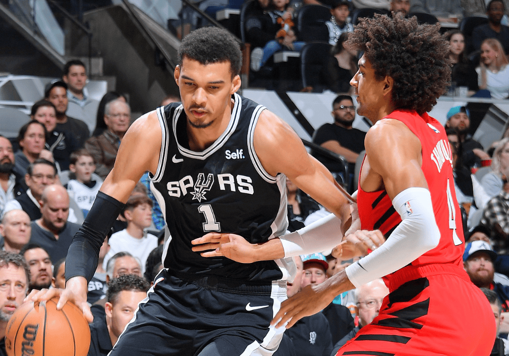 梅因茨主场胜负不分,经过激烈对抗取得平局 梅因茨主场胜负不分,经过激烈对抗取得平局