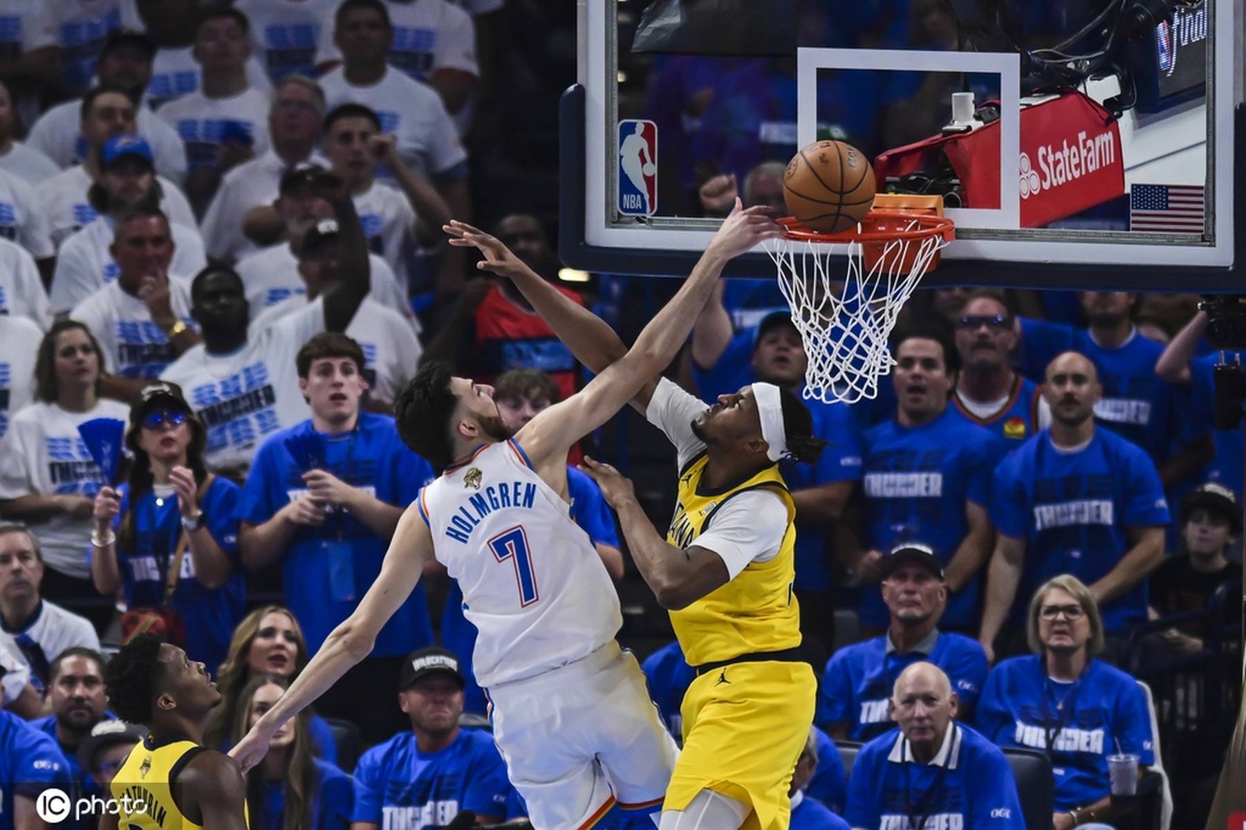 包含惊艳!球队旋风般进攻,完美晋级的词条 包含惊艳!球队旋风般进攻,完美晋级的词条