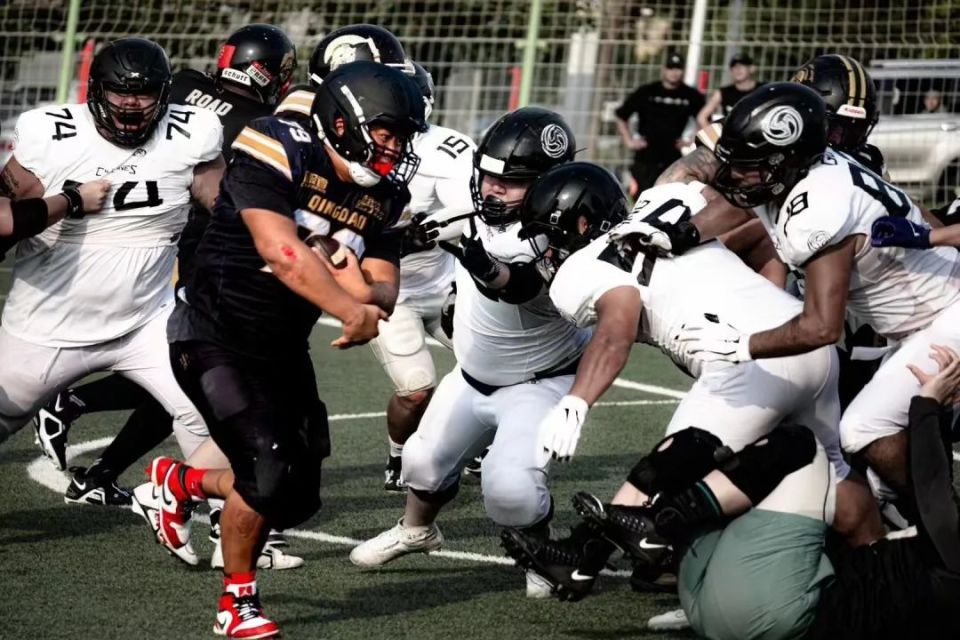 包含惊艳!球队旋风般进攻,完美晋级的词条 包含惊艳!球队旋风般进攻,完美晋级的词条