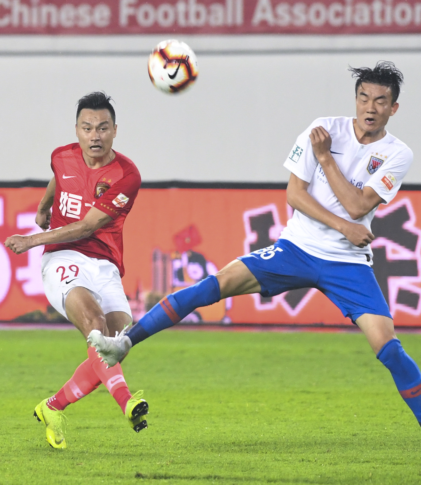 包含国内职业足球盛事胜盘在握:鲁能客场胜华夏的词条 包含国内职业足球盛事胜盘在握:鲁能客场胜华夏的词条