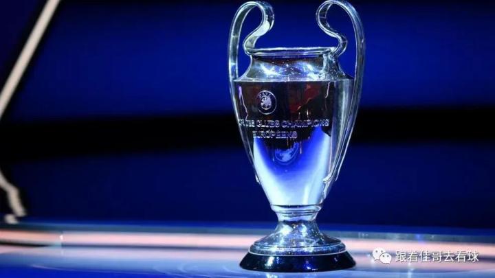 阿贾克斯大比分胜出，晋级强的简单介绍